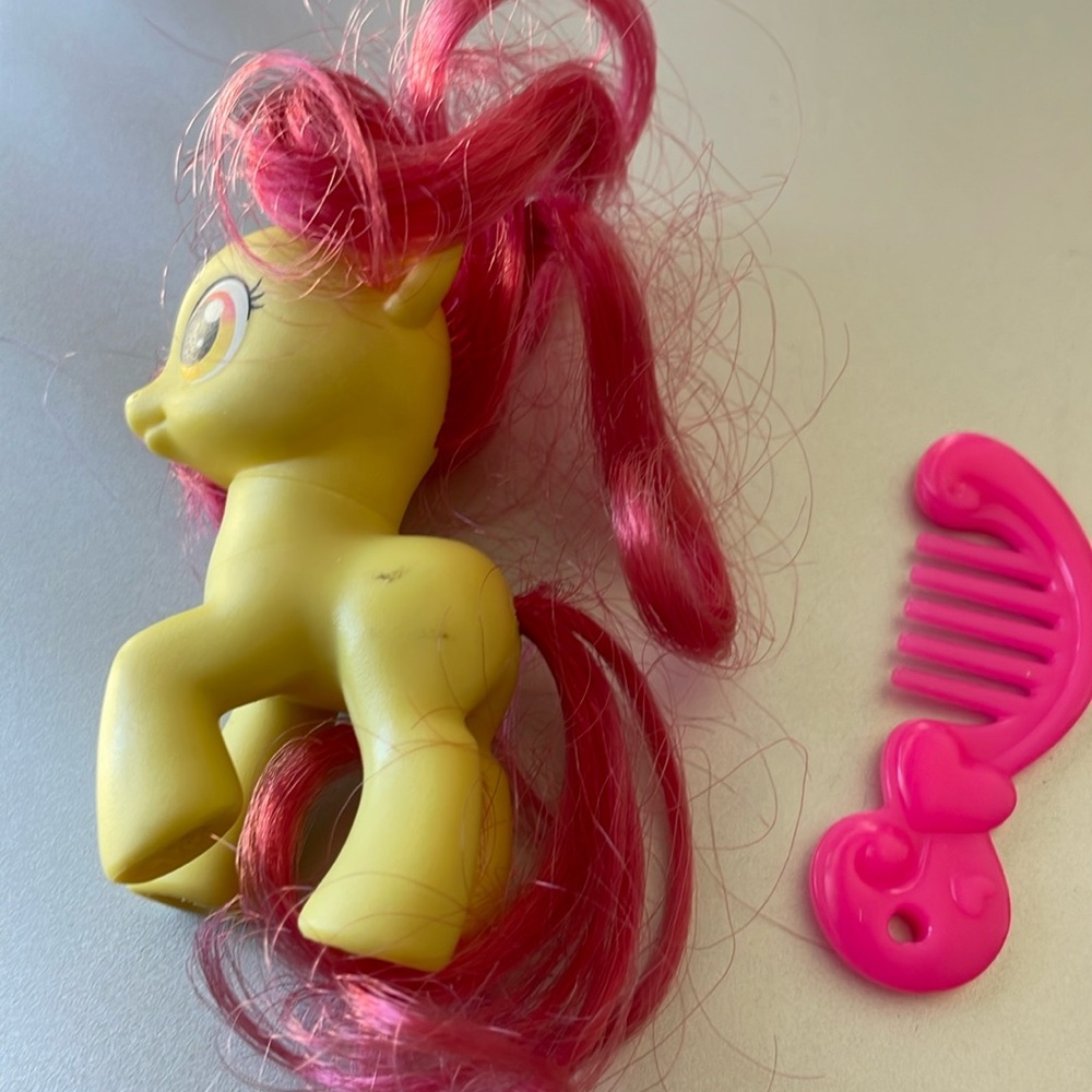 2010 My Little Pony G4 MLP Wedding Flower Fillies Apple Bloom Figure